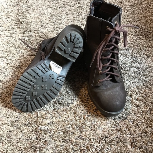 Soda chunky sole heel ankle boots - Picture 10 of 16